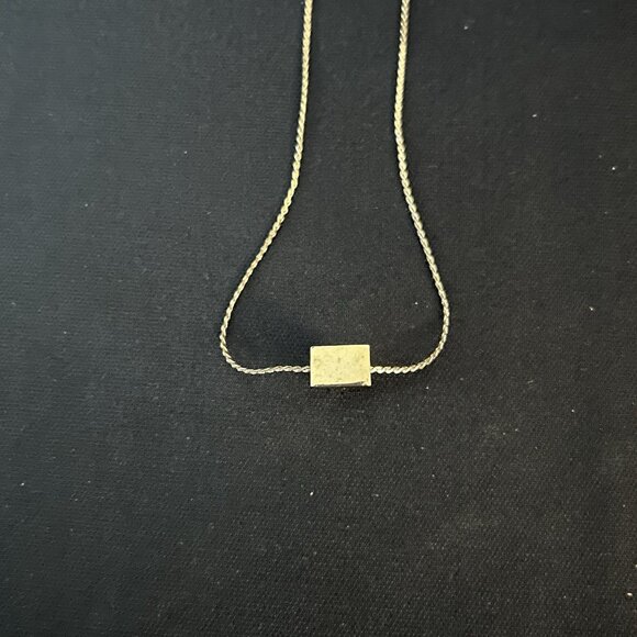 Vintage Avon Necklace Gold Tone Letter “ T “ Pendant Initial Jewelry Sz 18” - Picture 3 of 6